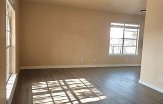 2 beds, 1 bath, $1,695, Unit Unit A