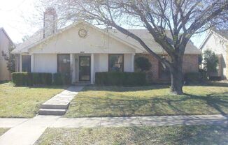 Beautiful 4 Bedroom 2 Bathroom in The Colony!