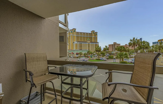 2 beds, 2 baths, $1,800, Unit Unit 206