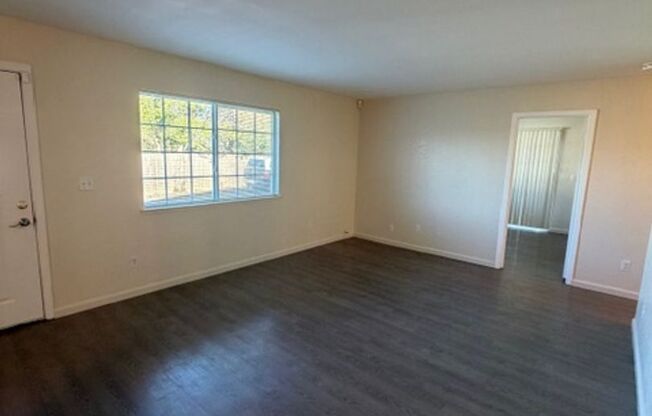 7585-89 TWIN OAKS AVE