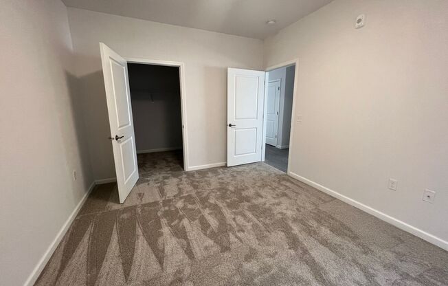 2 beds, 1 bath, 936 sqft, $1,299, Unit 332