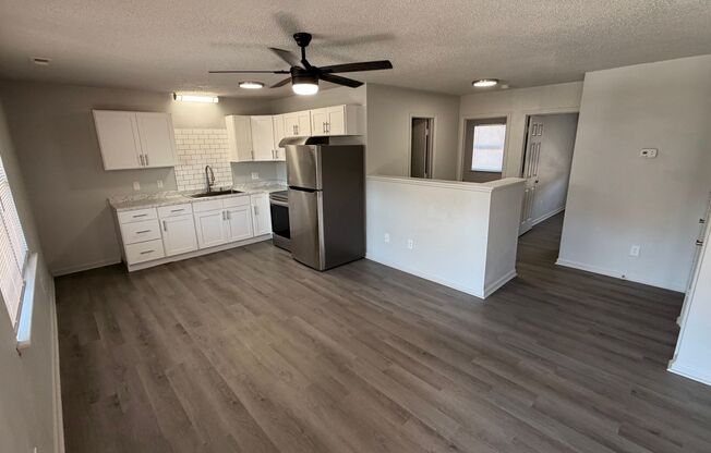 2 beds, 1 bath, 855 sqft, $1,049, Unit 3370-11