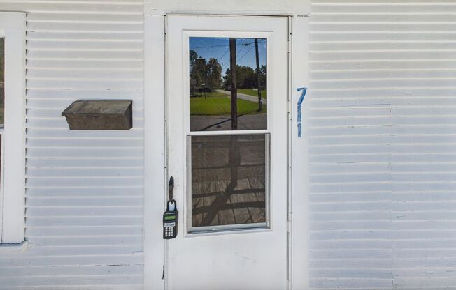 AFFORDABLE DUPLEX IN RAYNE!