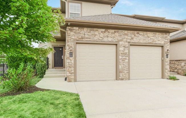 Garages Available at Prairie Pines Townhomes, Shawnee, KS