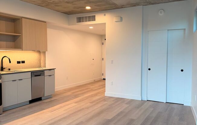 Studio, 1 bath, 468 sqft, $2,495, Unit 612