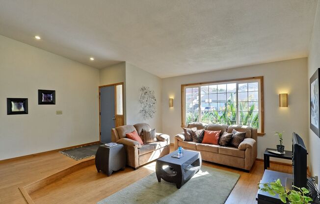 Gorgeous Three Bedroom Two Bathroom in San Jose