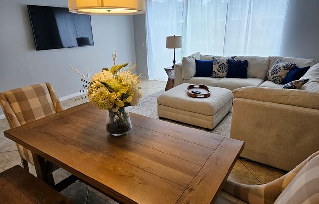 Available now - 3 BED- 2.5 BATH Furnished Townhouse with an attached garage in Strattford Place!