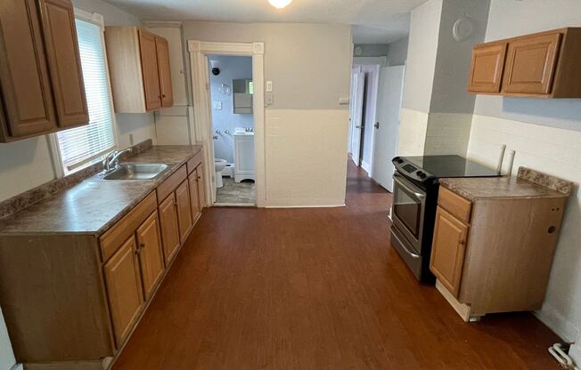 3 beds, 1 bath, 1,000 sqft, $1,149, Unit 2