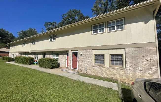 3 bd 1.5 ba townhouse