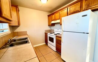 2 beds, 1.5 baths, 900 sqft, $850, Unit Apt A