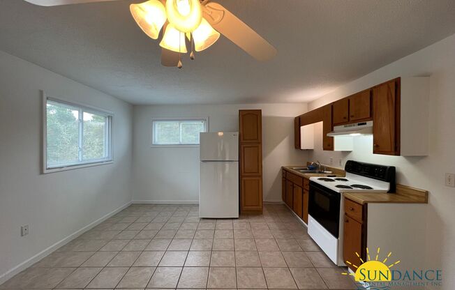 One bedroom Unit in the heart of Destin: Utilities included!