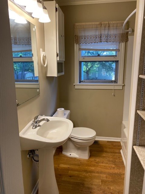 2 beds, 1 bath, $1,150