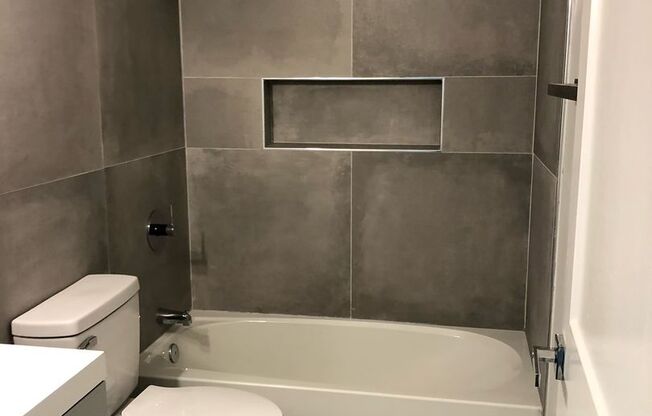 2 beds, 1 bath, 716 sqft, $1,200, Unit 103