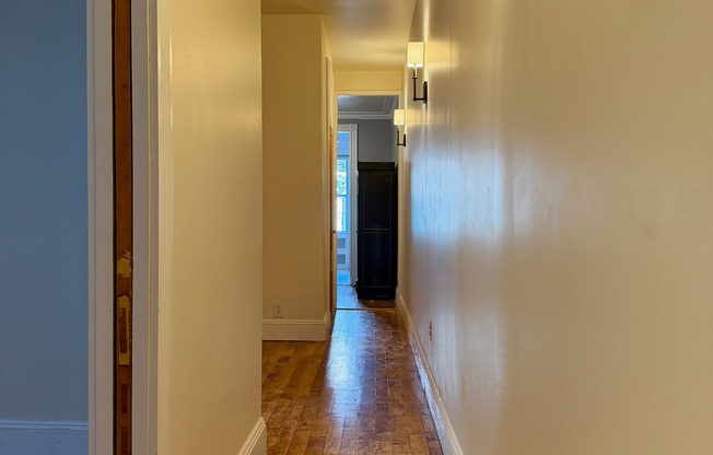 457 W 35 ST