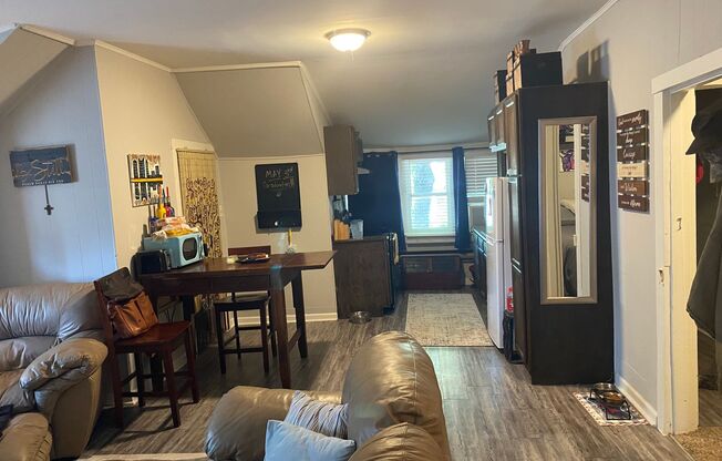 1 bed, 1 bath, 900 sqft, $1,195, Unit 3