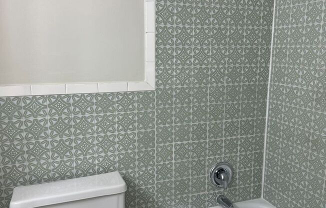 1 bed, 2 baths, 850 sqft, $1,500, Unit 300