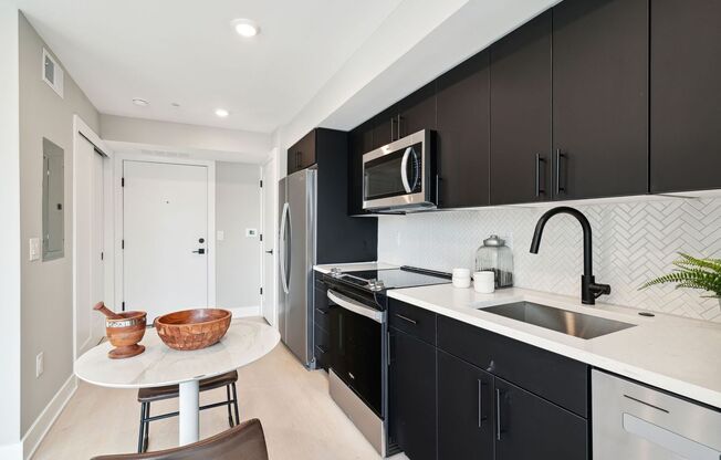 1 bed, 1 bath, 656 sqft, $1,545, Unit 208