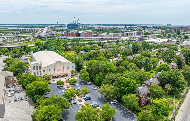 2 beds, 2 baths, 950 sqft, $2,600, Unit 320