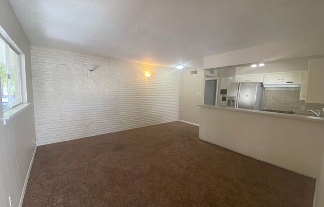 UT PRE-LEASE: West Campus 2 bed/1 bath fourplex unit,  Walk to UT, entertainment, restaurants, and more.