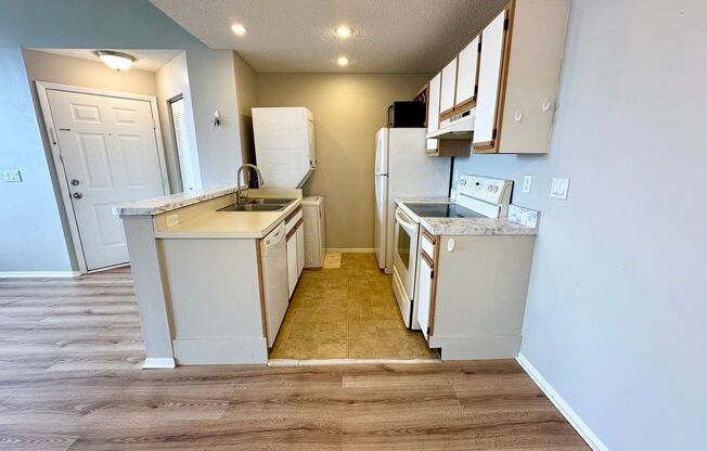 1 bed, 1 bath, $1,200, Unit Unit 307