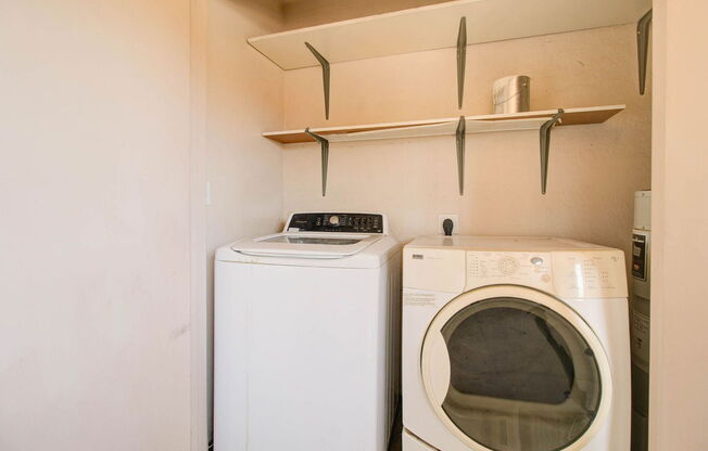 2 beds, 2 baths, 1,036 sqft, $1,600, Unit 284