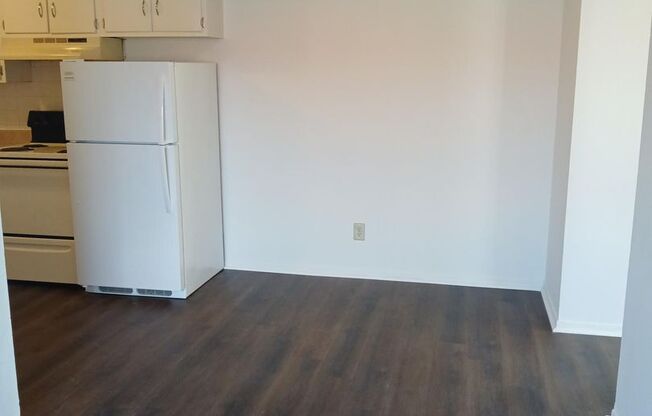 1 bed, 1 bath, 650 sqft, $810, Unit 4061NOT