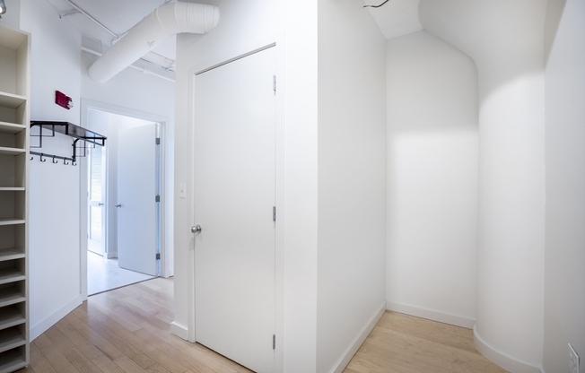 2 beds, 2 baths, 1,708 sqft, $5,500, Unit 6-5