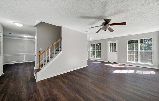 Beautiful Home at the End of a Quiet Cul-de-sac!