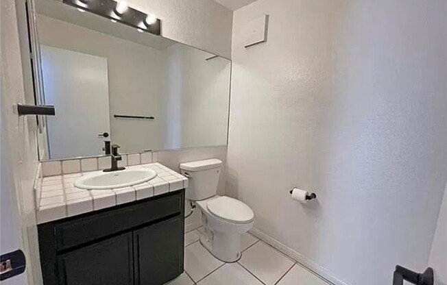 3 beds, 2.5 baths, 2,054 sqft, $3,995, Unit 18