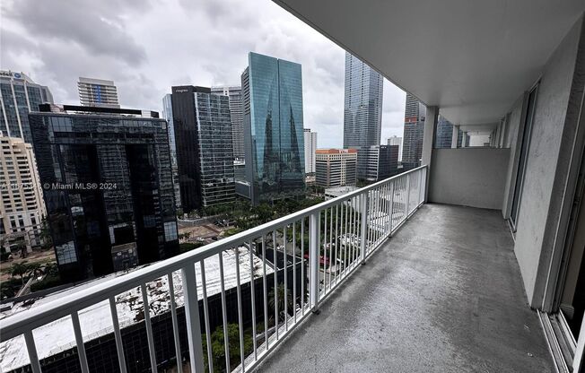 1 bed, 1 bath, 860 sqft, $2,800, Unit 1250 S Miami Ave # 19-12 (A11675348)