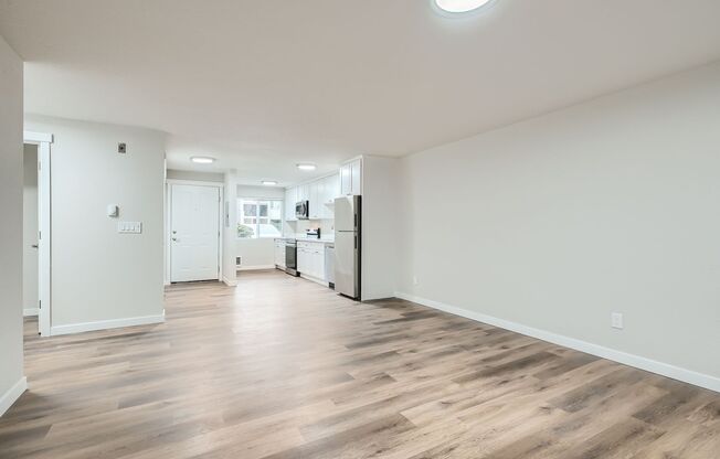 2 beds, 1 bath, 875 sqft, $2,095, Unit Unit 02