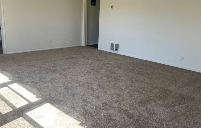 Spacious 1 Bedroom/1 Bathroom Apartment - $500 Off Move In + Reimbursed Application Fee