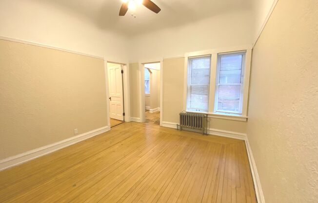 1 bed, 1 bath, $995, Unit 12