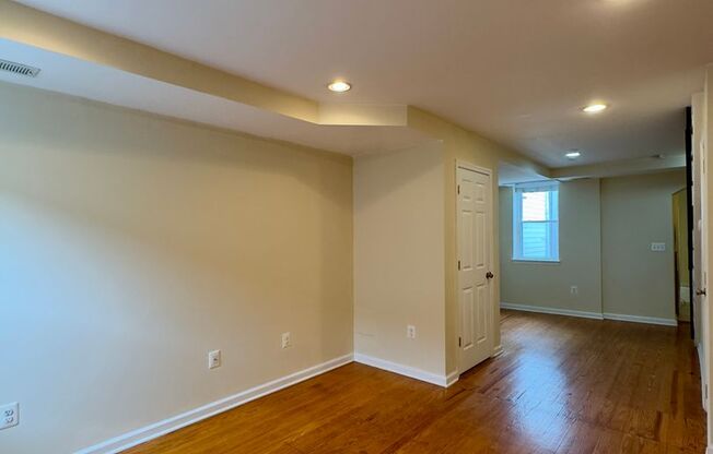 Charming 2 Bedroom/2 Bathroom Townhome in Upper Fells Point, MD!