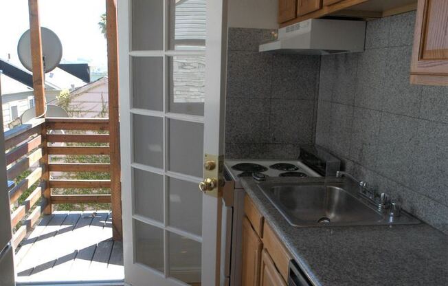 249 Duboce St.