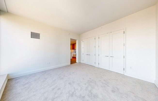 1 bed, 1 bath, 882 sqft, $6,500, Unit 4011