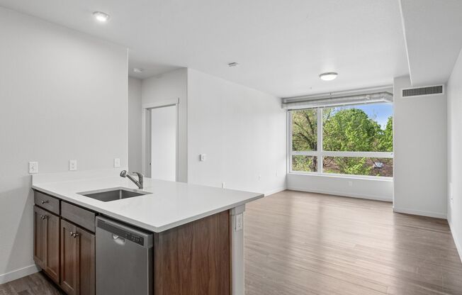3 beds, 2 baths, 1,312 sqft, $1,975, Unit 207
