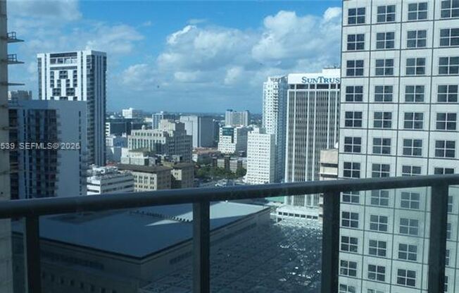 1 bed, 1.5 baths, $3,000, Unit # 2705