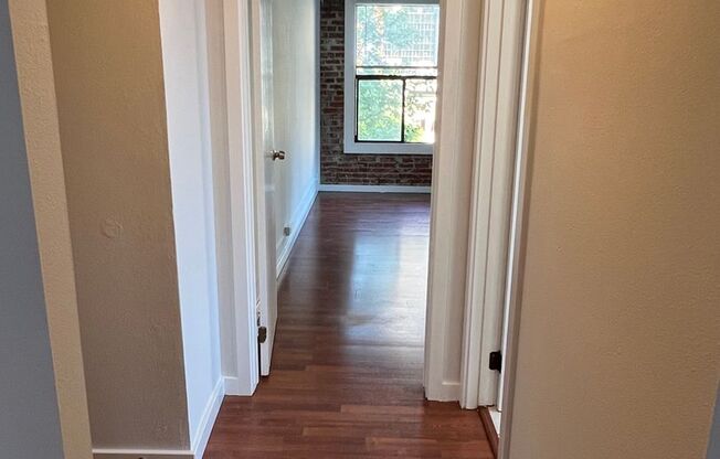 1 bed, 1 bath, 542 sqft, $1,650, Unit 604