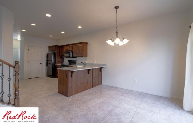 3 beds, 2.5 baths, $1,595, Unit # 21