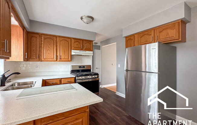 3835 N NARRAGANSETT