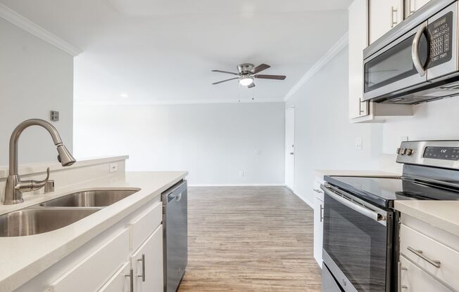 1 bed, 1 bath, 695 sqft, $1,848, Unit 220