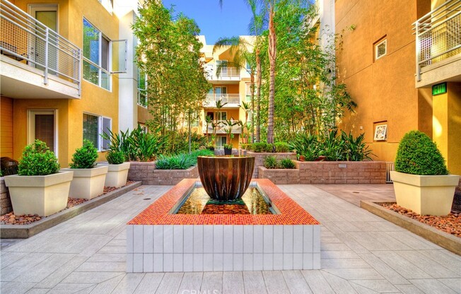 3 beds, 2.5 baths, 1,490 sqft, $4,500, Unit 231