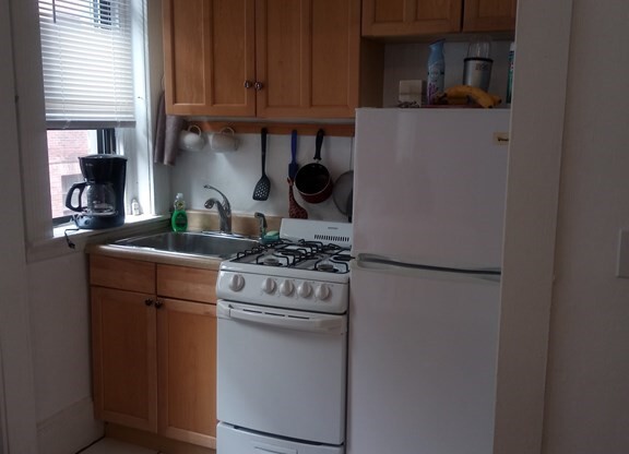Studio, 1 bath, 260 sqft, $2,095, Unit 09