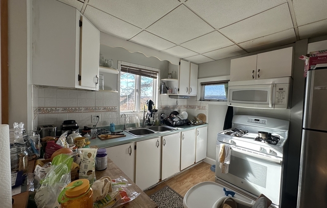 1 bed, 1 bath, 934 sqft, $2,500