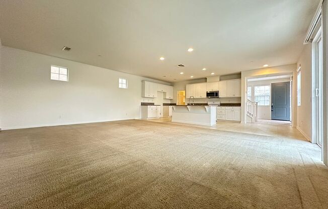 4 BEDROOM HOME FOR LEASING IN EASTVALE