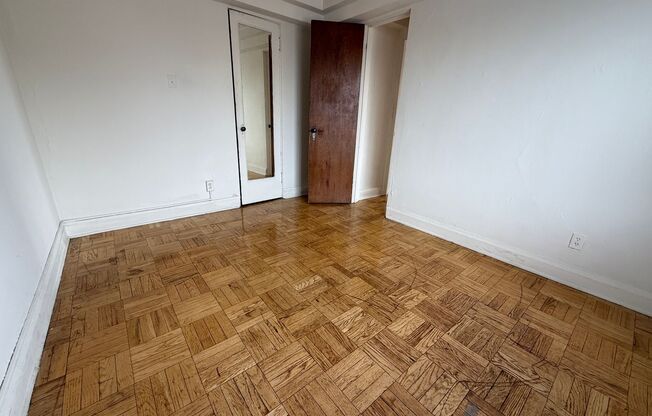 2 beds, 1 bath, $1,295, Unit 410