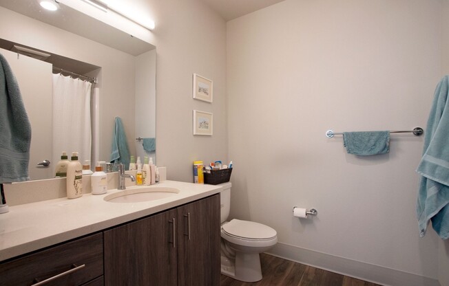 2 beds, 2 baths, 1,198 sqft, $2,725, Unit 01-417