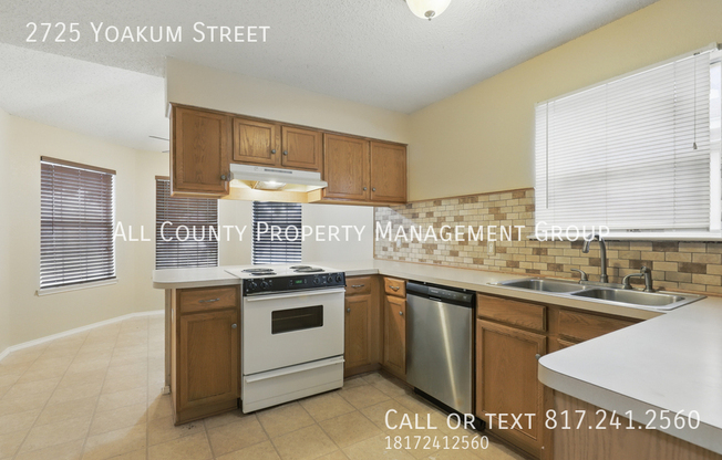 2725 YOAKUM ST
