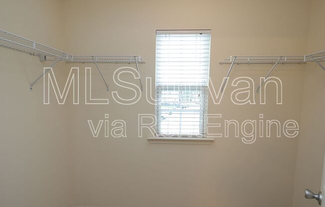 3 beds, 2.5 baths, 1,304 sqft, $1,760, Unit 105